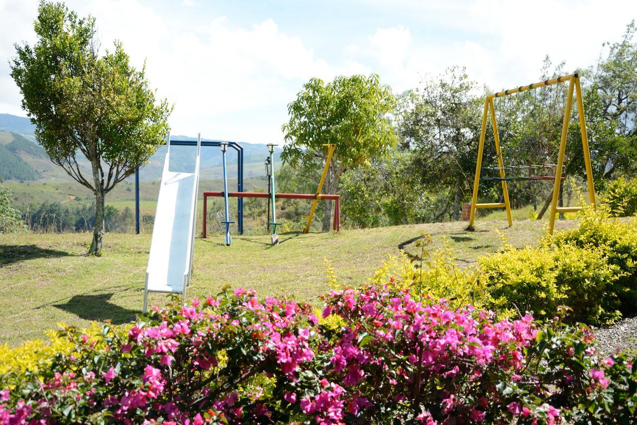 Hotel Campestre La Loma Curití Extérieur photo